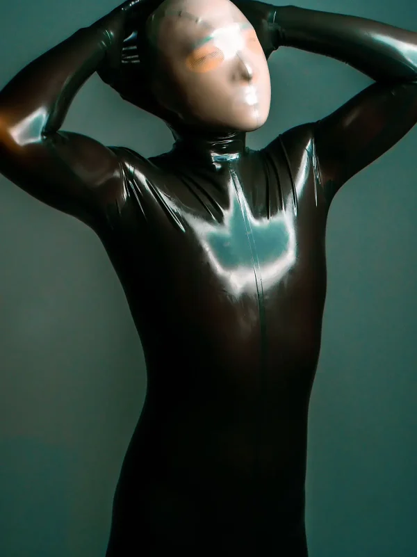 face-entry-full-enclosure-latex-catsuit-kkpvex4-1.webp