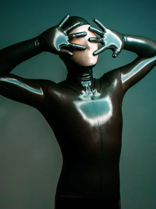 face-entry-full-enclosure-latex-catsuit-kkpvex4-5.webp