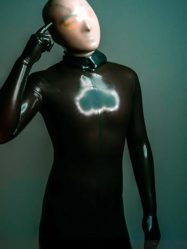face-entry-full-enclosure-latex-catsuit-kkpvex4-6.webp