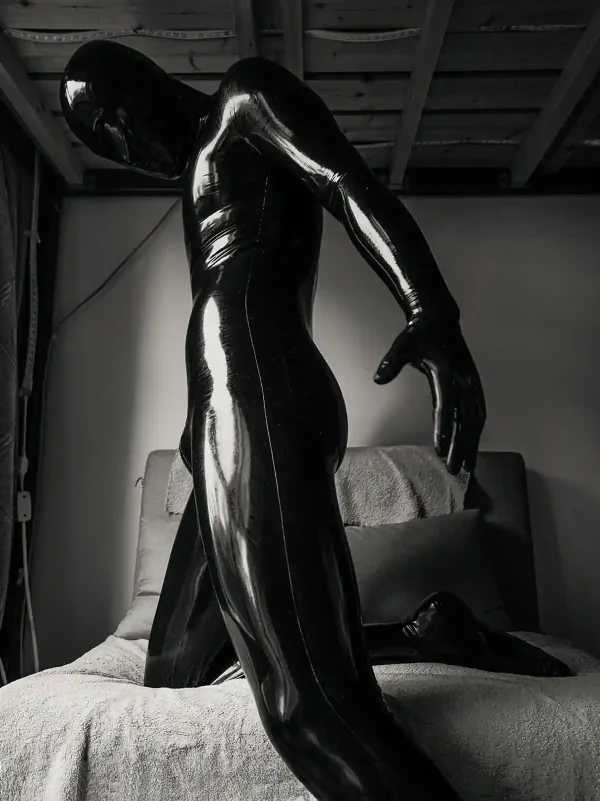 latex-standard-full-enclosure-latex-catsuit-with-eye-mouth-open-kkpvex1-2.webp