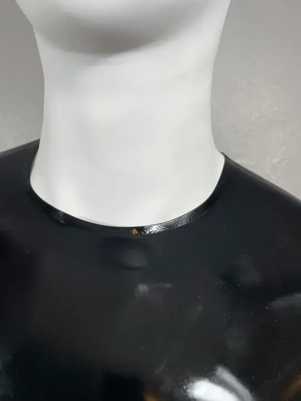 long-sleeve-crew-neck-latex-tshirt-lmbvex520-3.webp